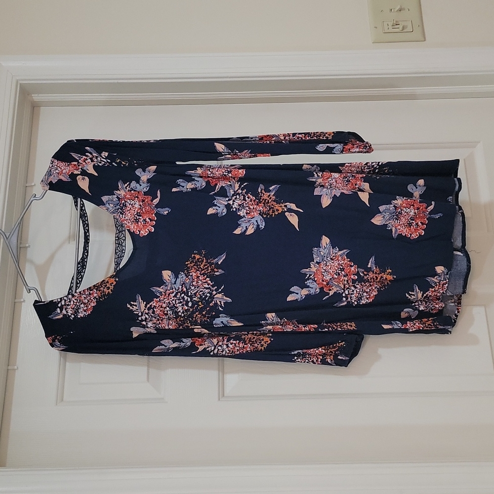 Dress - Picture 1 of 2